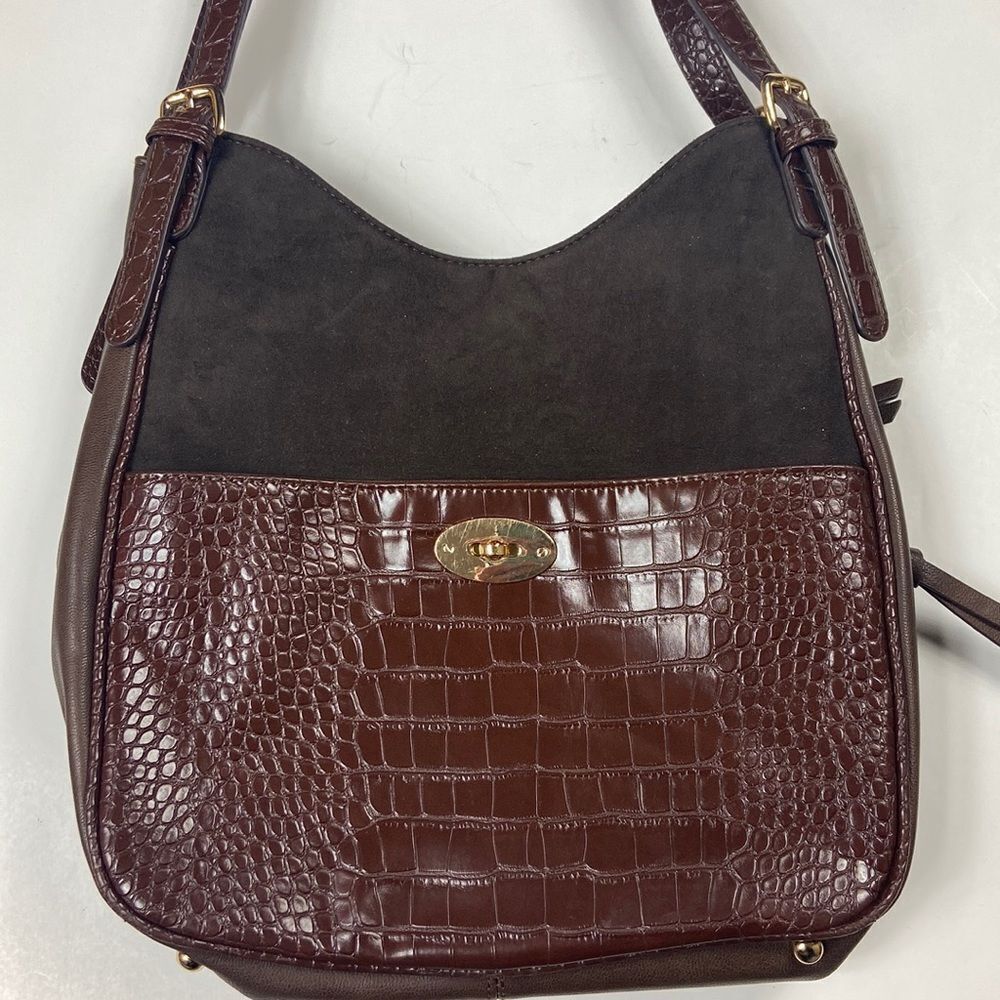 SONDRA ROBERTS SQARED WOMEN SOLDER BAG